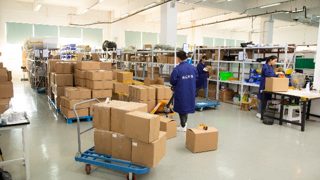 可控硅電力調(diào)整器的雙面抉擇：精細相位控制 vs. 周波控制