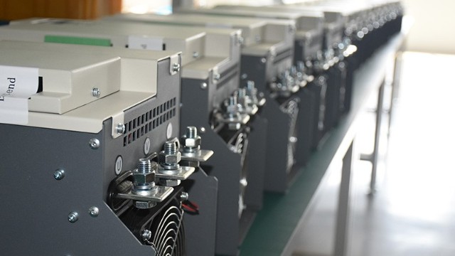 電力調(diào)整器漏油的危害及對策