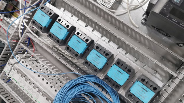 工業(yè)烤箱如何選用固態(tài)繼電器