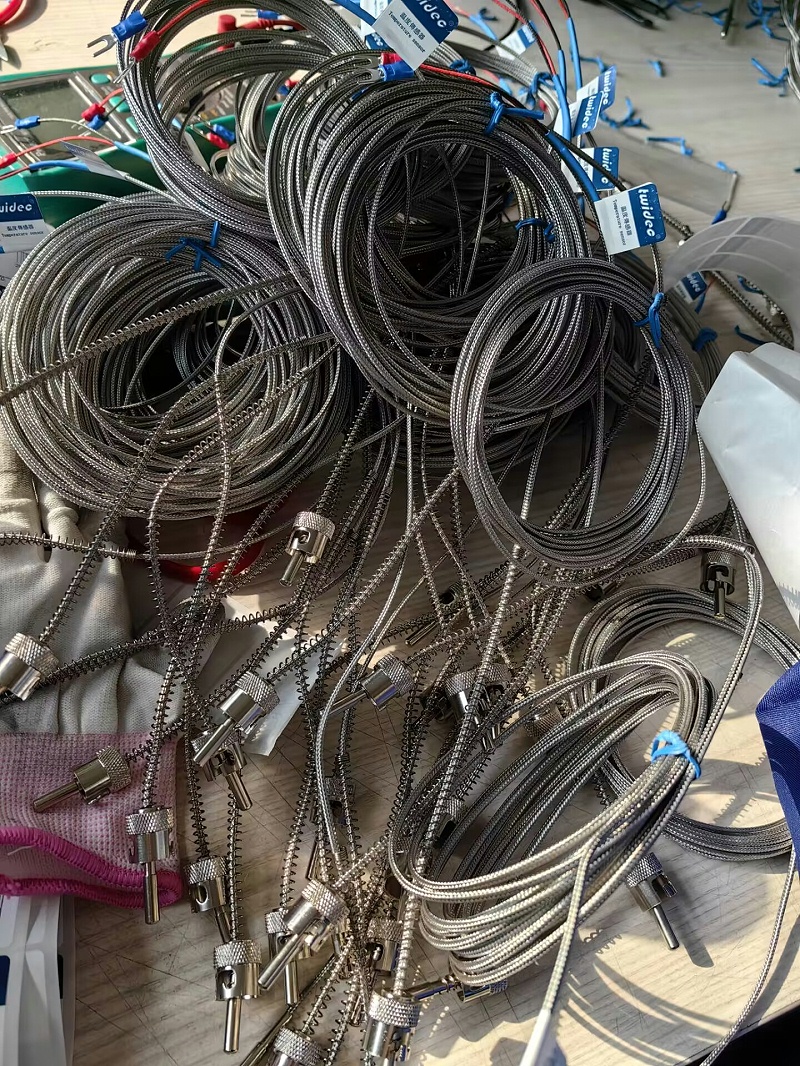 AD73AE25C2F59904C0A6419CD1F2B7C7